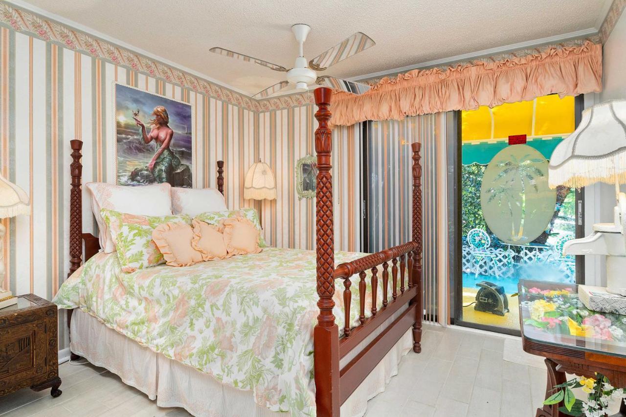 Ferienwohnung Pams Mermaid House With Riverfront Yard And Lanai! Weeki Wachee Exterior foto